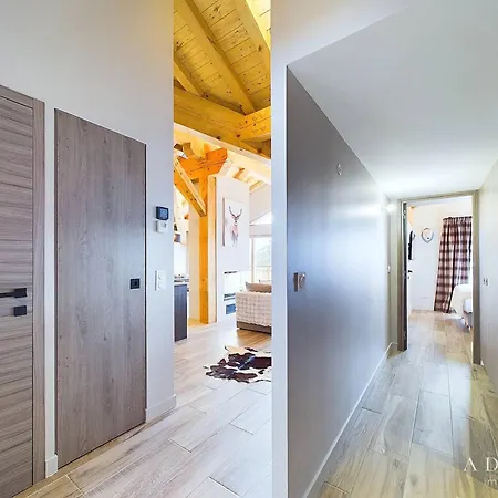De Luxe 8 Pers. Avec Cheminee, Parking, Proche Pistes Et Commerces - Fr-1-398-683 Montvalezan